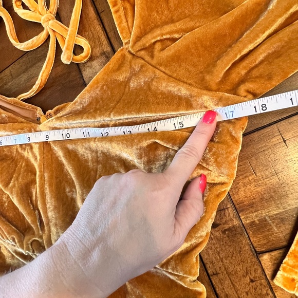 NWT MINKPINK Meknes Ruched mini VELVET DRESS - Picture 11 of 11